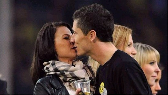 库尼亚赛后向老东家狼队球迷鼓掌致谢