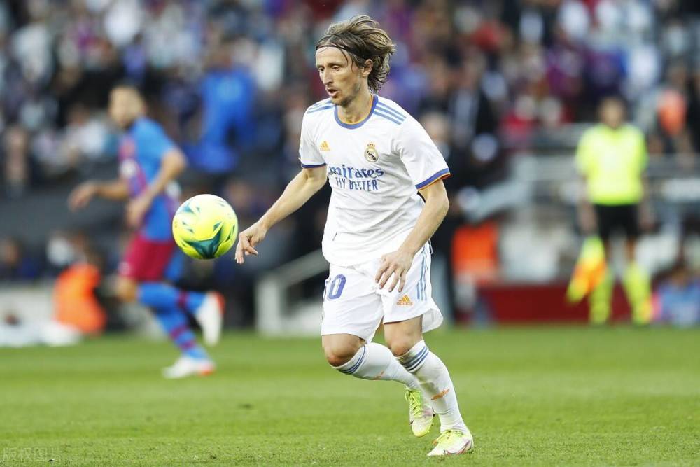 雷迪克：马刺防守策略和太阳类似，让东里出手高难度中投